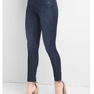 Gap True Skinny Jeans - 32S